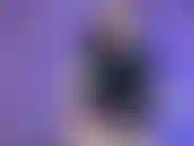 Ho invitato tutti i tuoi amici per la partita oggi, stupido. Ti piace il mio outfit? Ti farò uscire dalla gabbia di castità e ti farò una sega al cazzo mentre ti mostrerò tutti i modi in cui farò per rendere duro il cazzo dei tuoi amici.