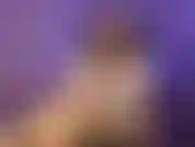 Perché ho detto a tutti che sai come ti umilio? Perché mi fa bagnare. Mi piace sapere che tutti sanno che indossi le mie mutandine, cornuto, con il cazzo minuscolo, puttana che indossa la castità.