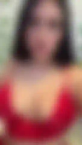 Una bruna in fiamme.