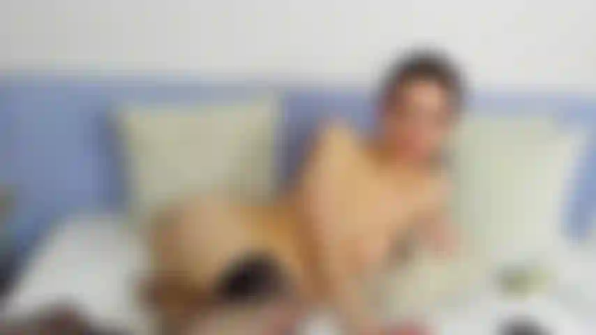 Mettimi il tuo cazzo nel culo e le tue dita nella mia figa!