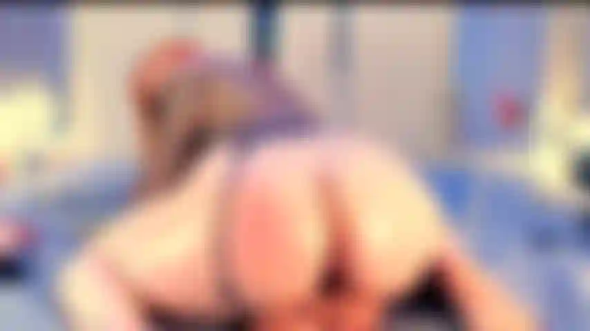 I'm so horny that I'm dying for you to fuck me hard.😈