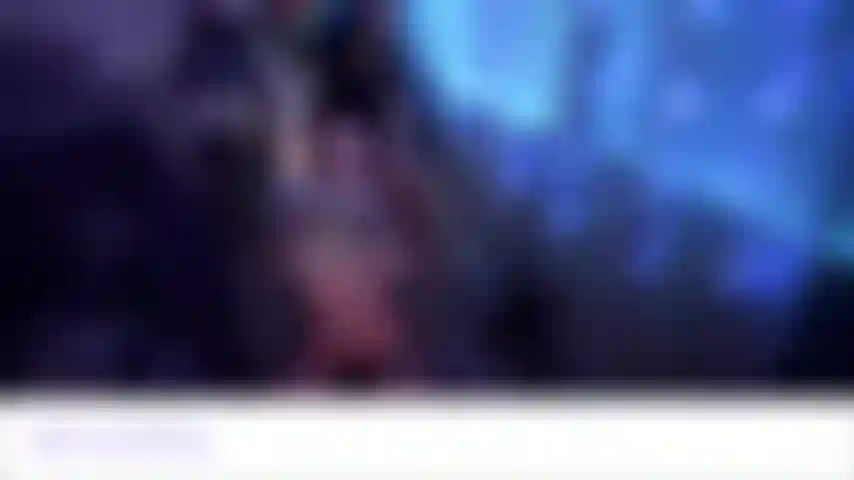 "Gara di magliette bagnate" bianche con olio:) joi per dea.