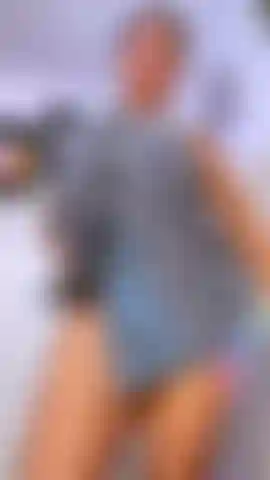 Il tuo culo preferito viene scopato.