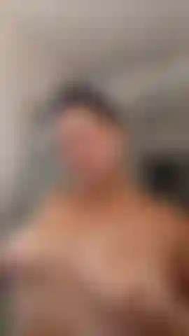 Fai una doccia con me? Divento eccentrica in bagno.