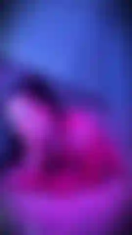 Goditi il mio delizioso pompino per te.