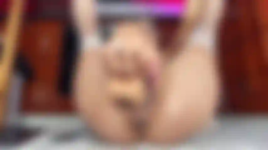 Che si rompe il culo in cucina come piace a te.