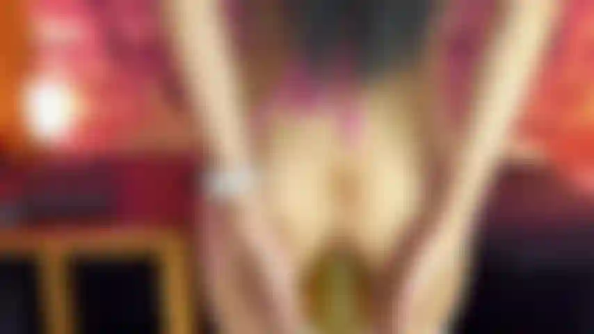 Che mette_il_mio_giocattolo_in_profondità_nel_mio_culo.