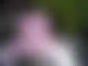 Pantaloni di seta nera e olio per bambini, con alcuni anelli per il pene che iniziano.