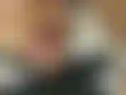 Accarezzando al lavoro con il sospensorio nero.