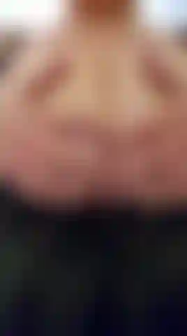 Seno nudo! Vuoi guardarmi giocare?