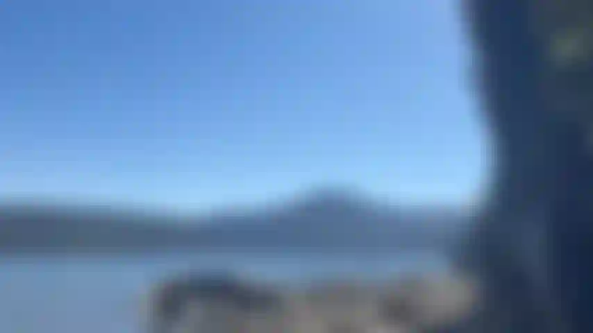 Diverto facendo kayak all'aria aperta.