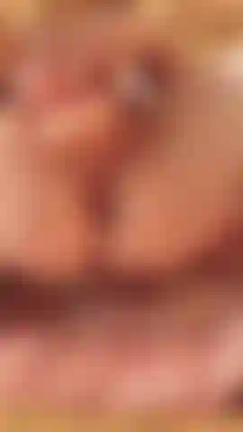 Gioco con un dildo in pubblico durante le escursioni.