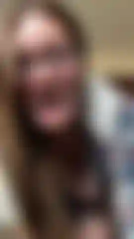 Lasciami mostrarti esattamente come voglio cavalcare quel cazzo mentre ti supplico di ingravidarmi 😈 sono venuta cosìì forte🙈.