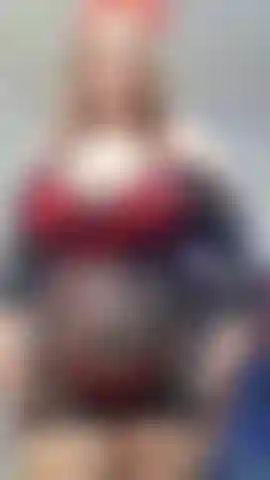 La tua bella ragazza milf.