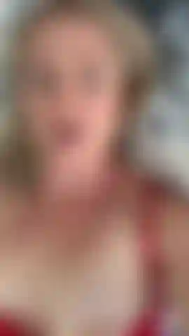Ehi tu, ho qualcosa di un po' più personale del solito… un video privato che non condivido ovunque. Se sei mai stata curiosa di sapere come sono quando mi lascio davvero andare, questa è la tua occasione.È crudo, è reale, e sono tutta io 💋.