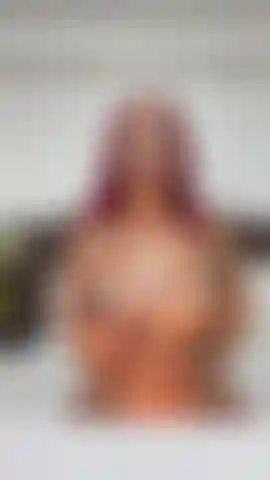 La mia bocca desidera il tuo cazzo, vieni a scoparmi.