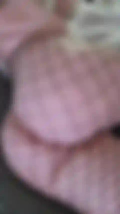 Che lo stringe nelle mie calze a rete!