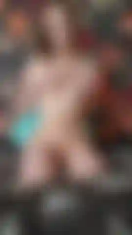 Ho il conto alla rovescia per la sborra sulle mie tette.