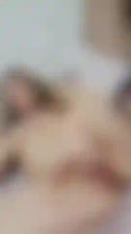 Gioco con la figa con le calze.