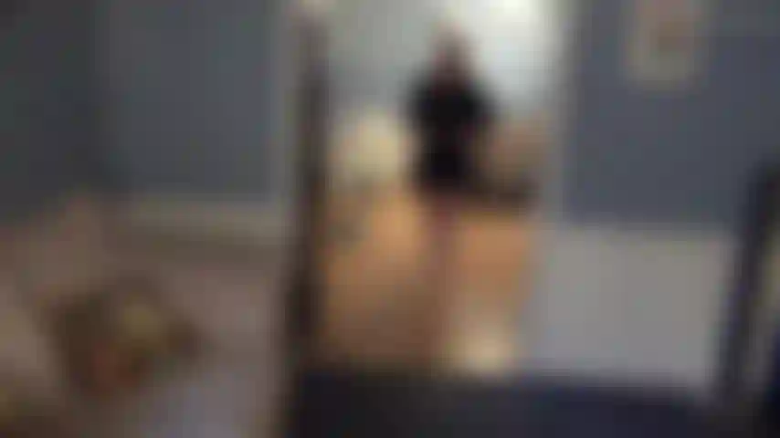Piccola camminata e spogliarello sexy.... Questo è un vecchio video del 2015. Se ti piacciono i sensuali, questo è perfetto :).