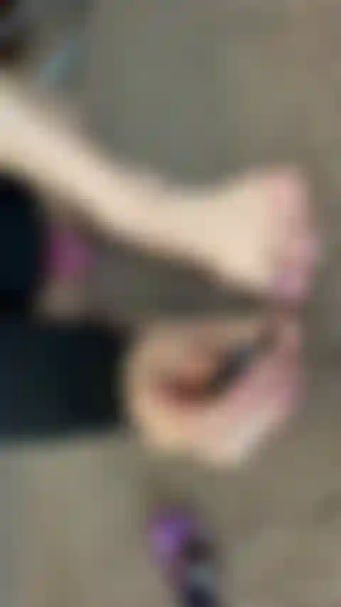 Guardami ridipingere le mie piccole dita.