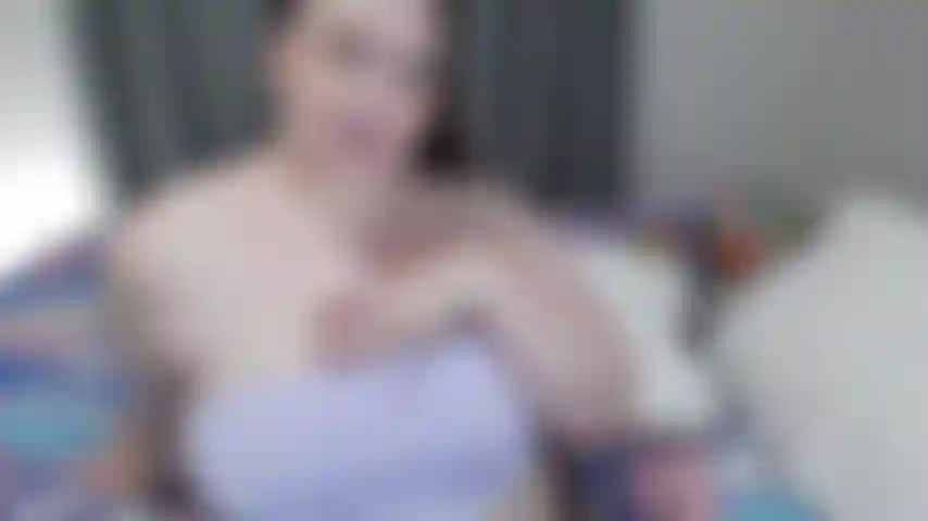 La bella ma crudele bbw kaylee ridacchia durante il faceit.