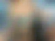 Uno spogliarello sexy fino al nudo completo con un po' di gioco con la figa e sculacciate! <3.