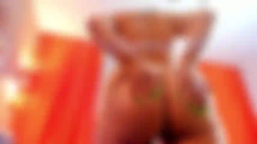 Un culo d'olio e un twerk.