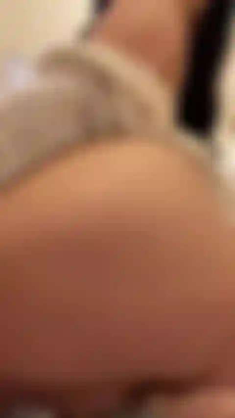 Mi faccio sentire bene la figa.