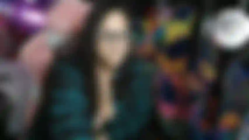 Adoro i piedi e il culo, umiliazione con spettacoli dal vivo di sfinge e negazione.