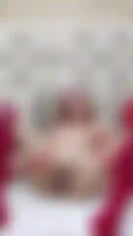 Se ti comporti molto bene, l'infermiera ti darà un leccalecca amore.....👅.