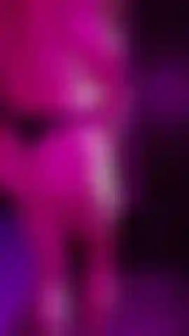 Luci, camera, azione!!!!!!! Spogliarello sensuale, tette, lingua...