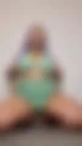 Una cowgirl e una cowgirl al contrario.