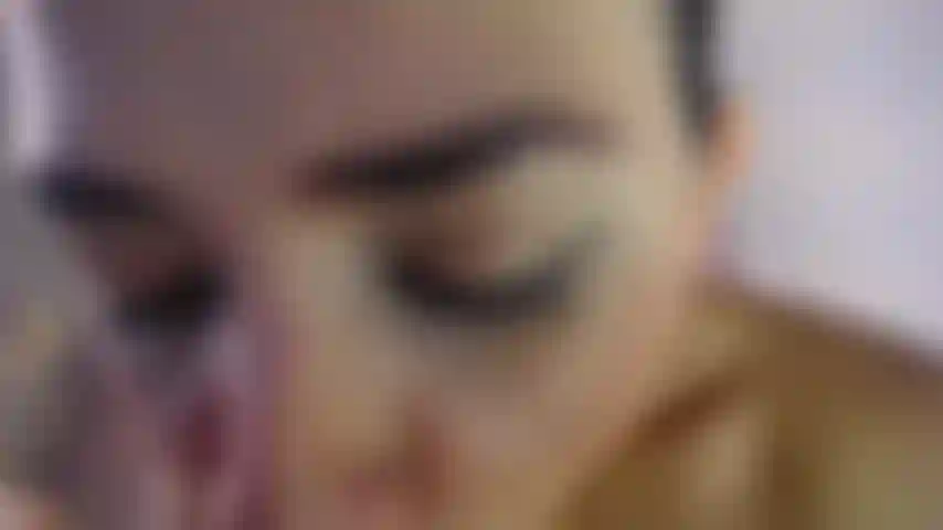 Il tuo cazzo entra e viene mentre amo quel cazzo ricco.