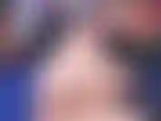 Gioco con la mia piccola figa stretta finché non mi lasci finalmente venire.