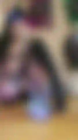 Che scopa con il mio dildo a forma di testa di drago.