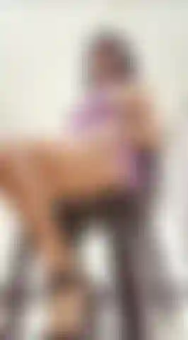 Knowing you're down there, admiring my arches and my toes. Do you like what you see?