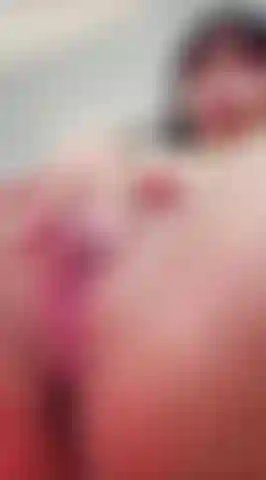 Guarda come si muove il mio corpo so che ti piace e ti fa impazzire. Vieni e lasciati travolgere da questo video.