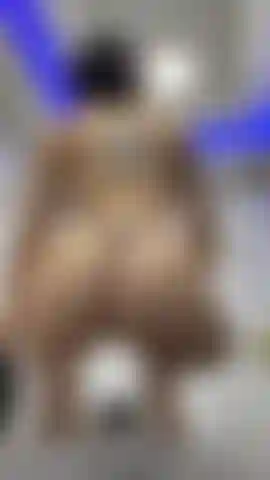 Che fa rimbalzare la mia bellissima e perfetta coda.