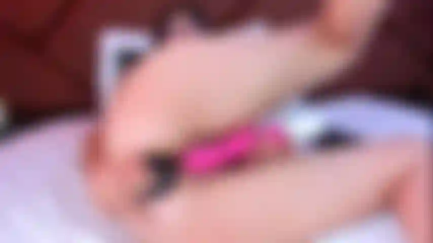 Gioco anale profondo fino a tremare.