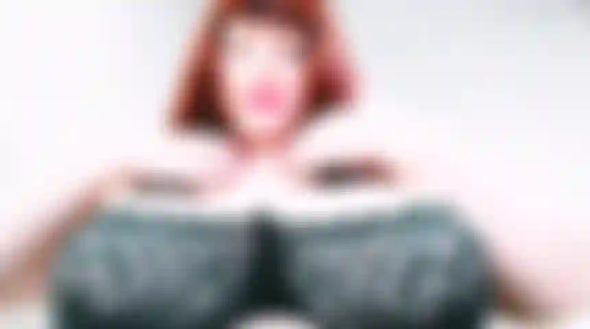 Bra cambia spettacolo. Provo 5 diversi reggiseni sexy, indosso i reggiseni e decollo parlando della moda.