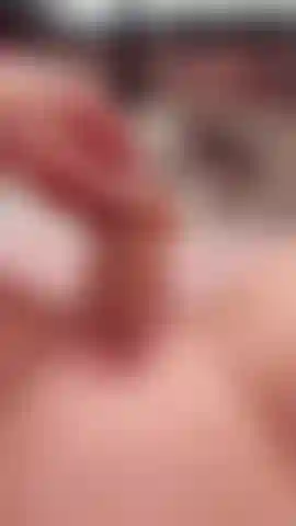 Una sveltina scopata con un dildo.