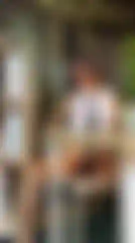 Una brava studentessa che paga con la sua figa rosa.