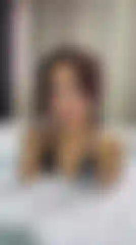 Ehi, sono la ragazza dei tuoi sogni.