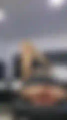 Ti piace come muovo il mio culo sul tuo cazzo?🥵.