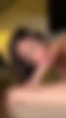 Guarda come posso giocare con il tuo delizioso cazzo.🍆.
