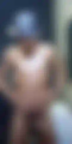 Cazzo unto che si masturba p1.