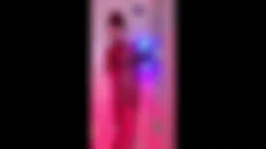 Cazzo in doccia in lattice.