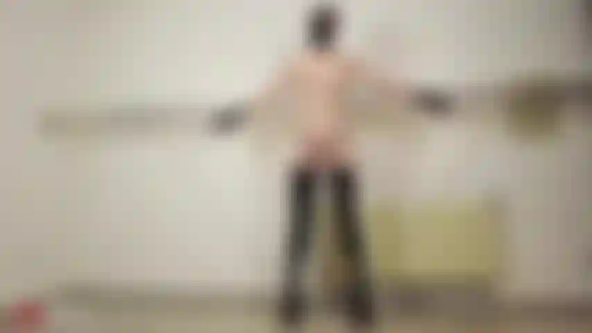 Letteralmente attaccata.