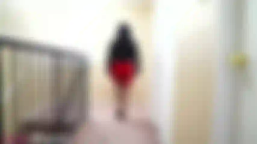 Feticista dei tacchi rossi.